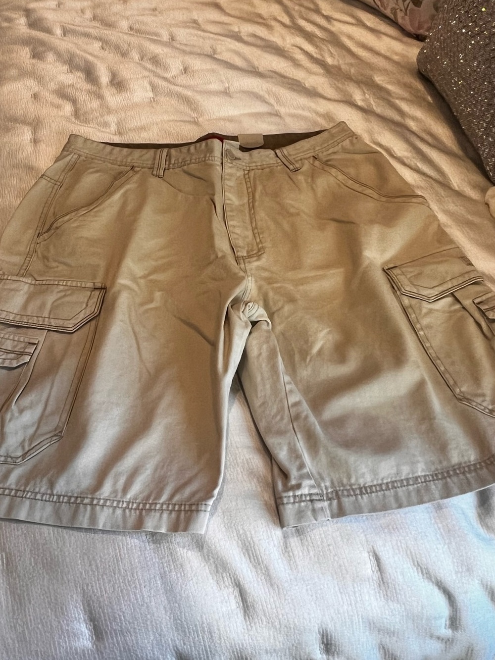 UNIONBAY 3 Men's Cargo Shorts Trio - Khaki, Olive, and Gray - Picture 5 of 7